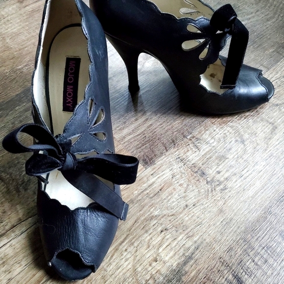 Mojo Moxy Tie-up Open-Toe Heel - Picture 4 of 7